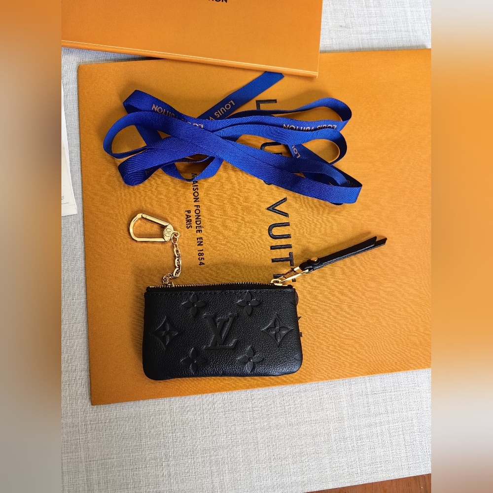 Louis Vuitton Black Key Pouch - Picture 2 of 13